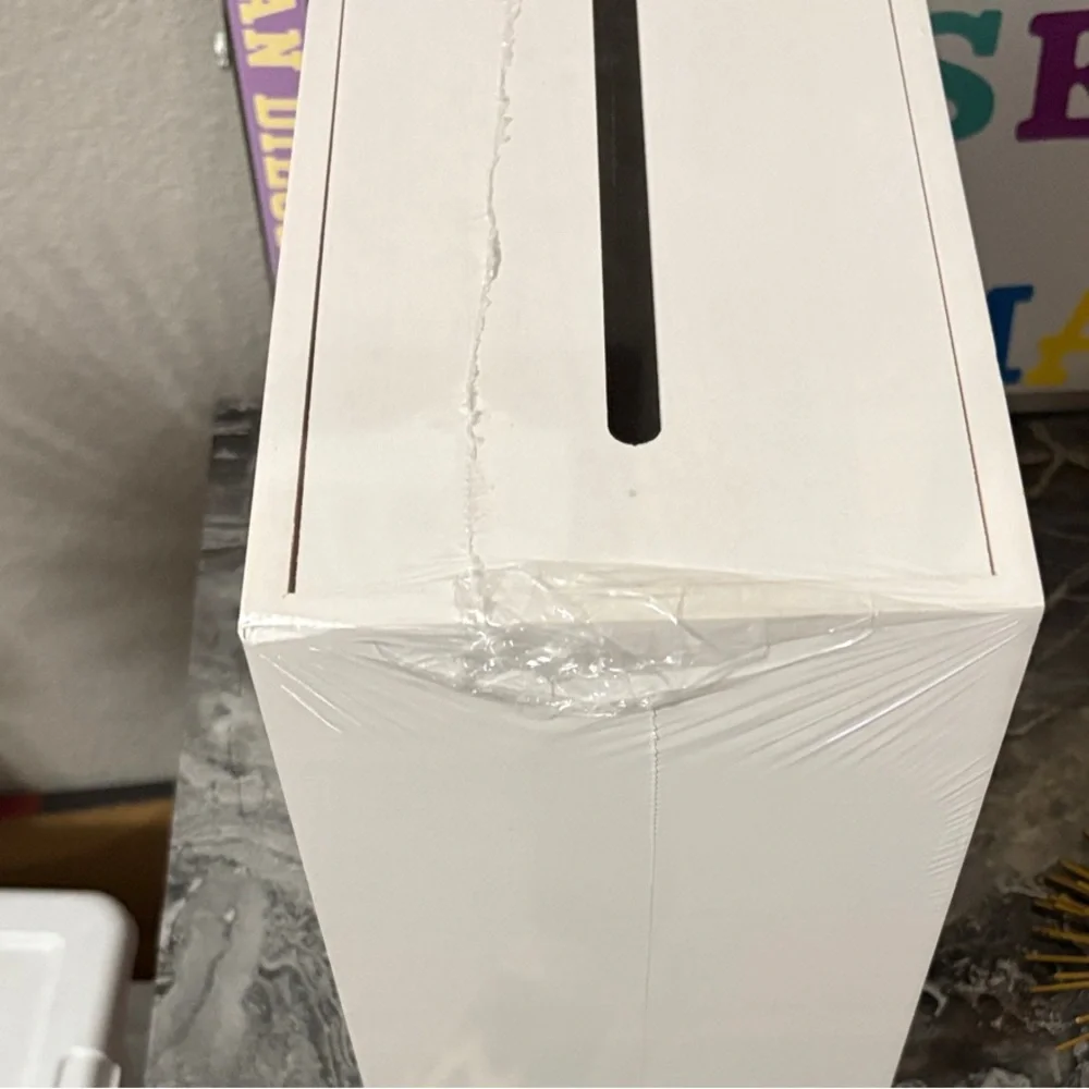 White Card Box with Gold Lettering - Picture 3 of 4